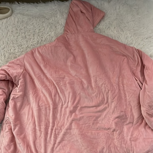 Pink Comfy - Picture 3 of 4